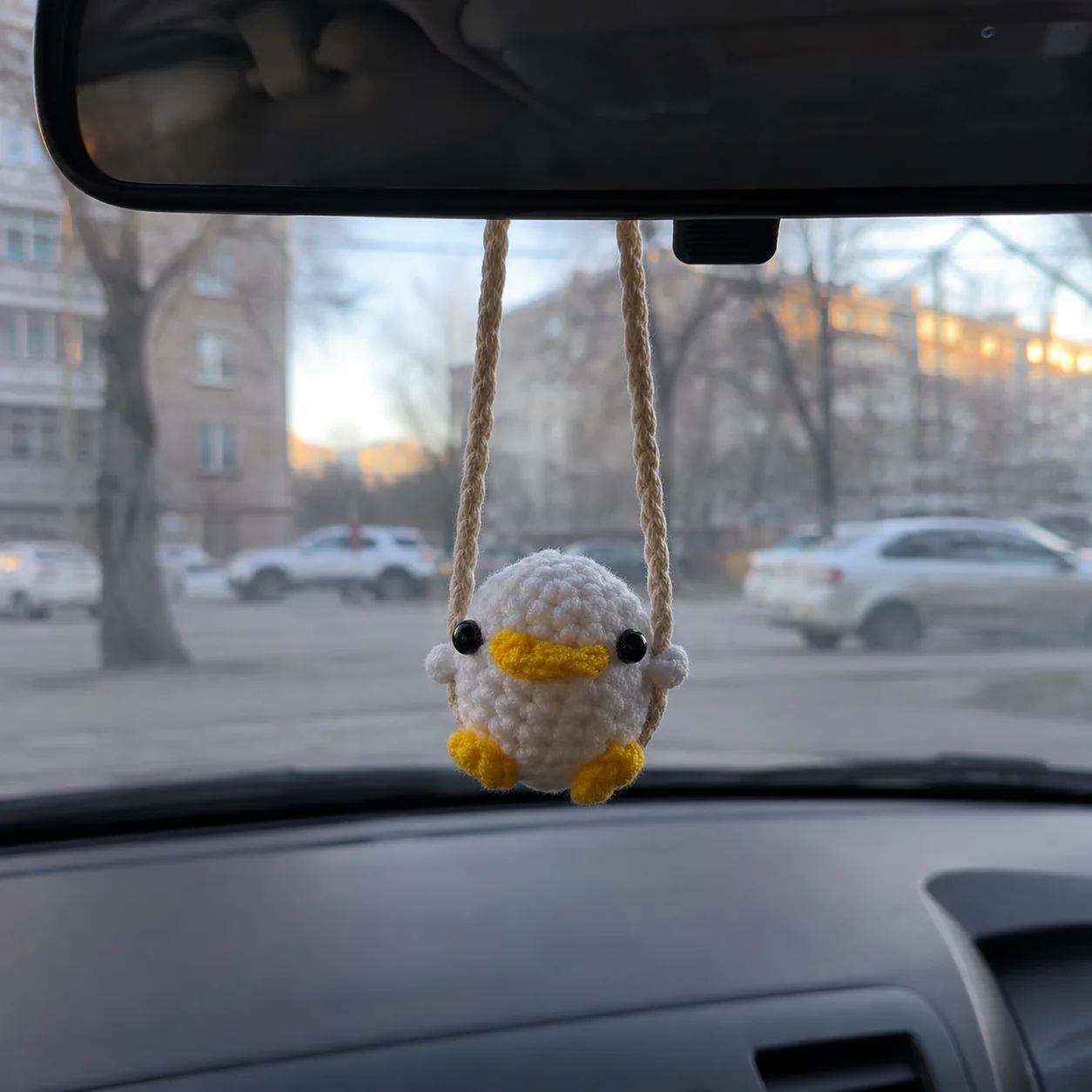 Вязаный брелок Утка «Ну и куда теперь», в образе